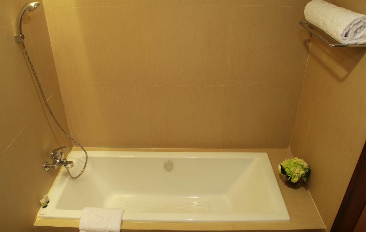 Sutanraja Hotel Kotamobagu Dış mekan fotoğraf
