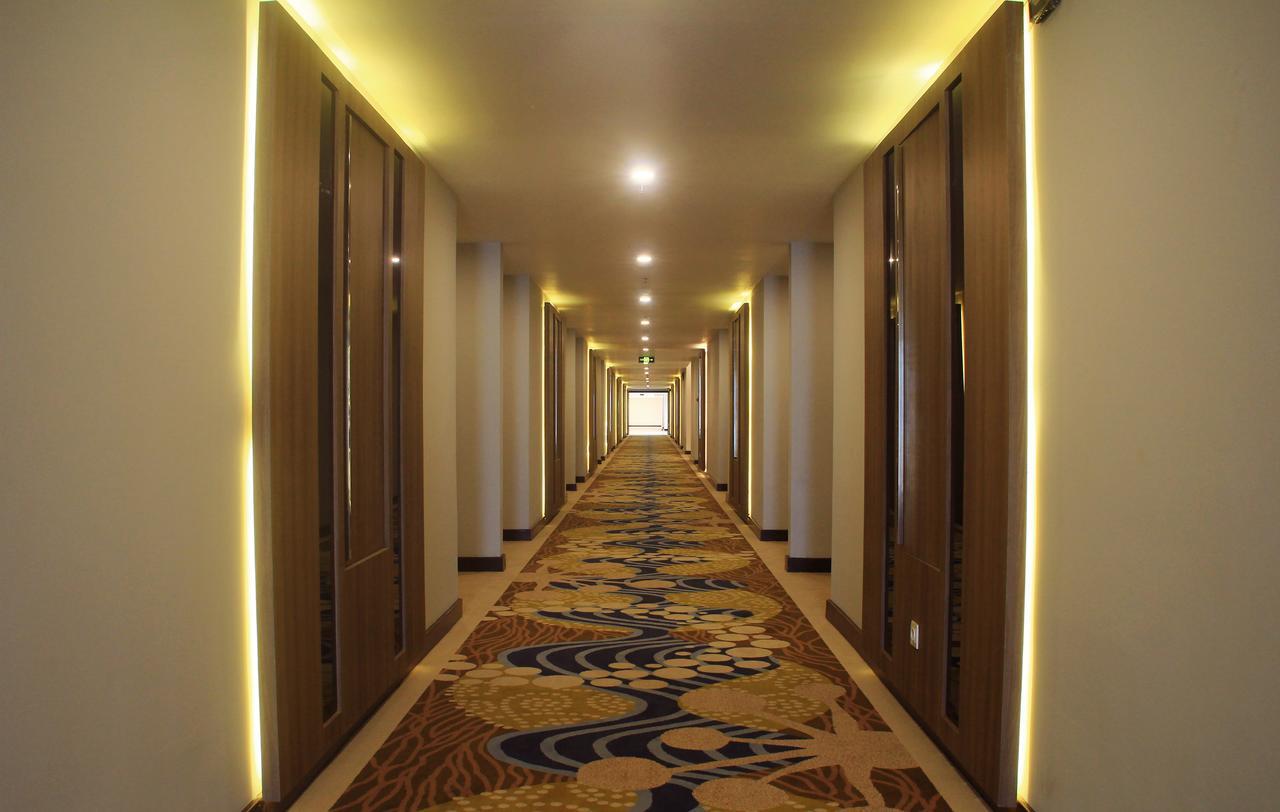 Sutanraja Hotel Kotamobagu Dış mekan fotoğraf