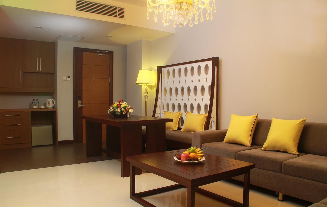 Sutanraja Hotel Kotamobagu Dış mekan fotoğraf