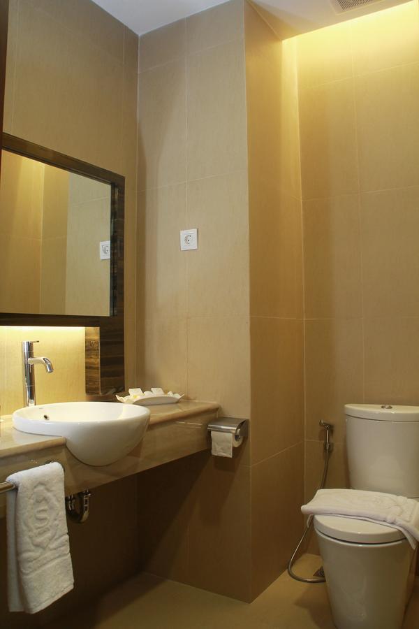 Sutanraja Hotel Kotamobagu Dış mekan fotoğraf